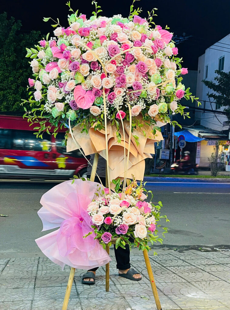 hoa khai trương Nhà Bè