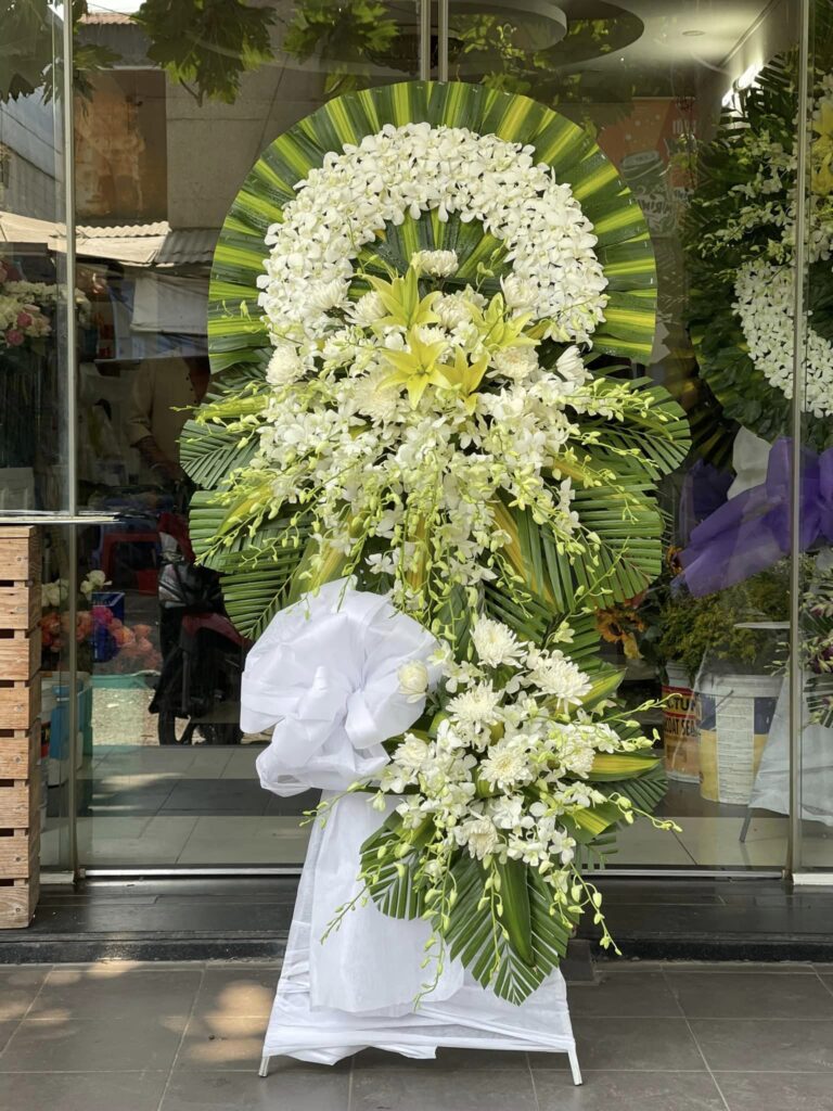 Kệ hoa chia buồn tại Quận 6